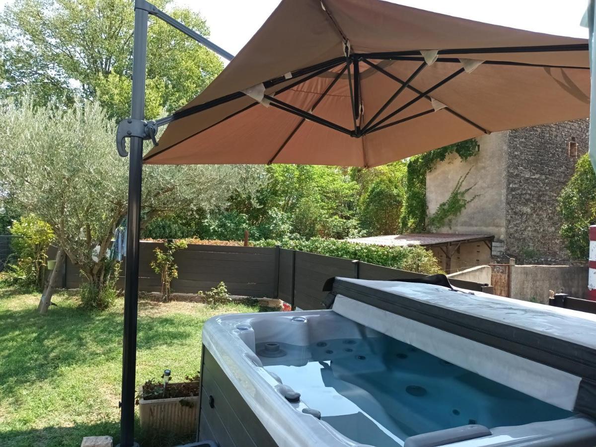 Chambres D'Hotes & Jacuzzi - A L'Ombre Des Amandiers Saint-Martin-dʼArdèche Zewnętrze zdjęcie